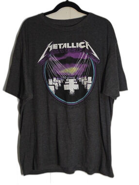 NWT Men's Graphic Metallica Tee in Grey And Purple